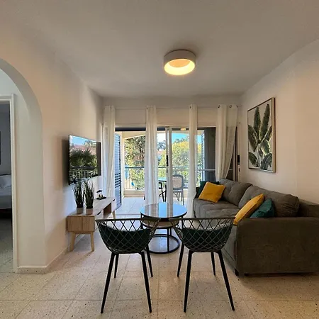Paradise Gardens Crown-jewel, 2b, Pools, Gardens Appartement